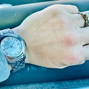 Gucci Silver Unisex Watch